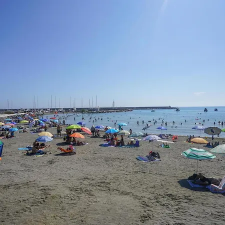 2 Bedroom Stunning In Chiavari