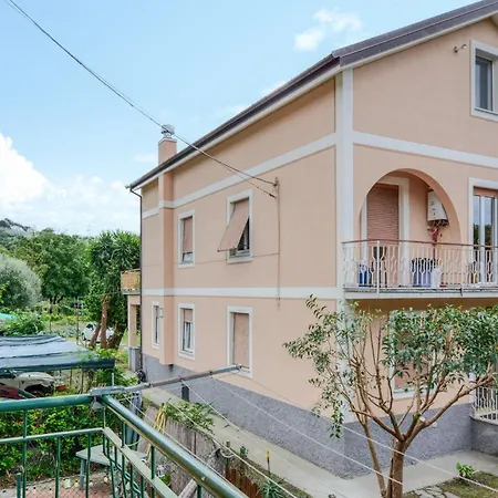 2 Bedroom Stunning In Tatil Evi Chiavari